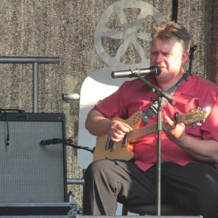 AttAck guitars Vinsents Kūkojs