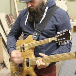 AttAck guitars Kaspars Čakste "Oranžās brīvdienas"