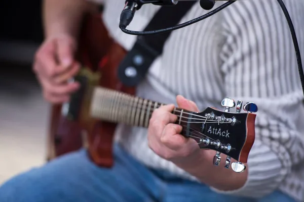 AttAck guitars made in Latvia AttAck ģitāras ražotas Latvijā