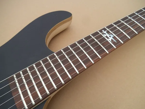 AttAck guitars